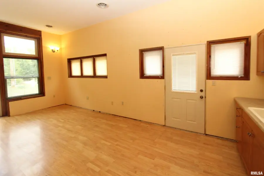 621 N Stewart Street, Creve Coeur, IL 61610 - #2