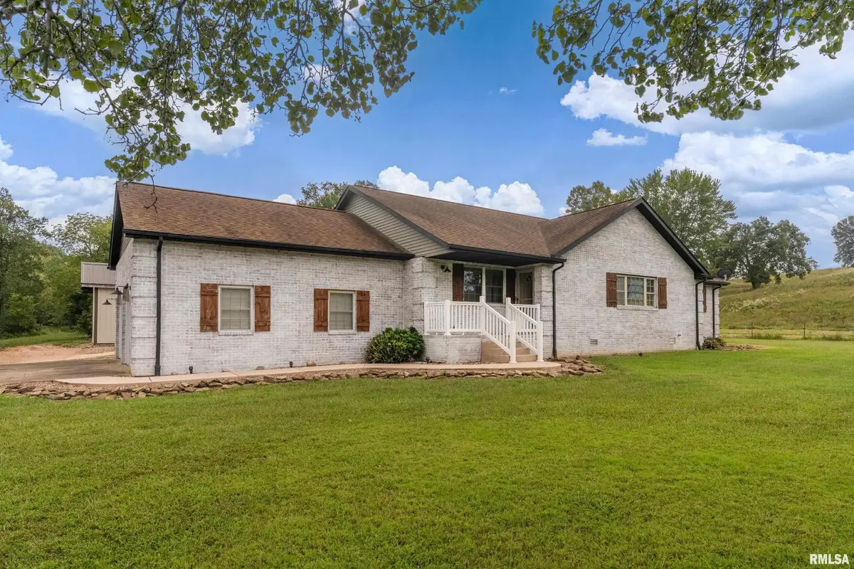 1122 S Wolf Creek Road, Carbondale, IL 62902 - #1