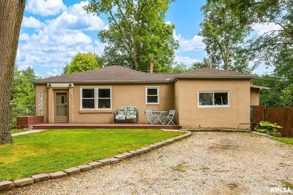 221 Montrose Avenue, East Peoria, IL 61611