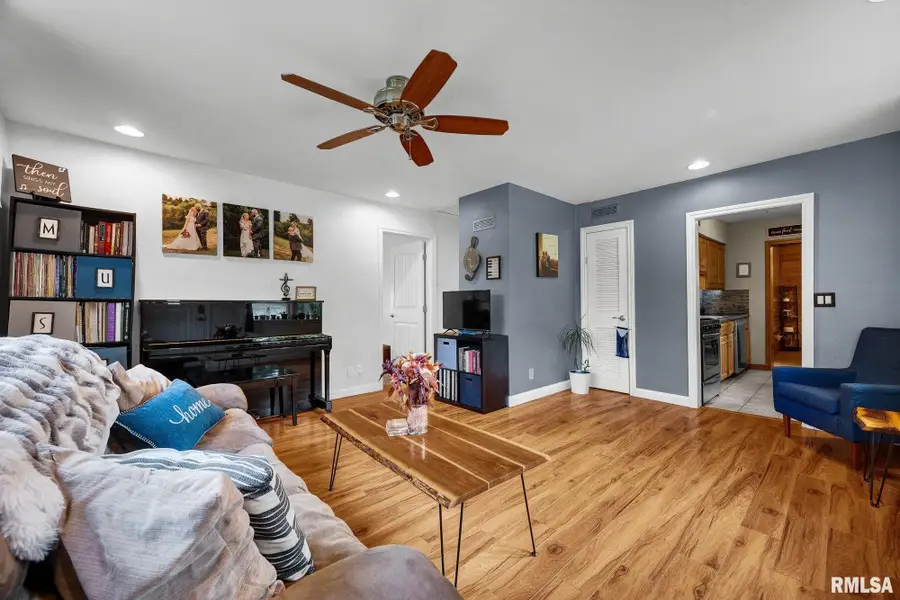 221 Montrose Avenue, East Peoria, IL 61611 - #3