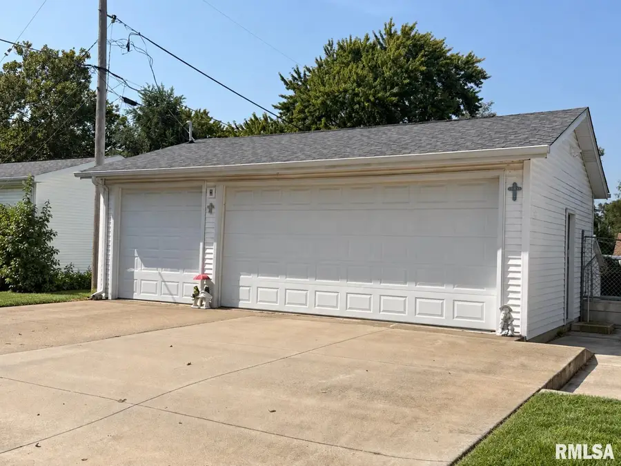 1430 Delray Avenue, Pekin, IL 61554 - #3