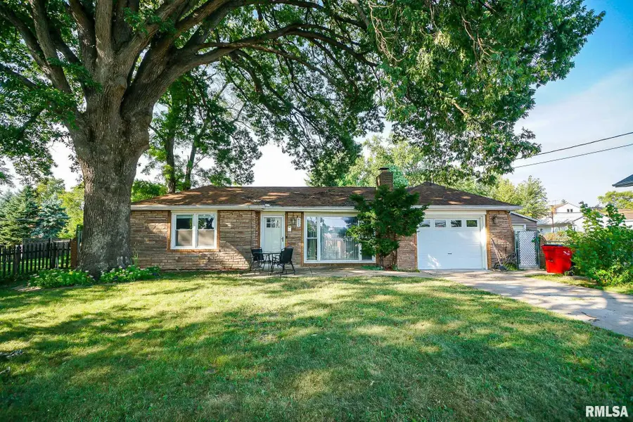 911 E Glen Avenue, Peoria Heights, IL 61616 - #2