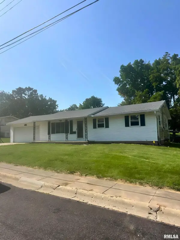 610 Oakwood Lane, Washington, IL 61571