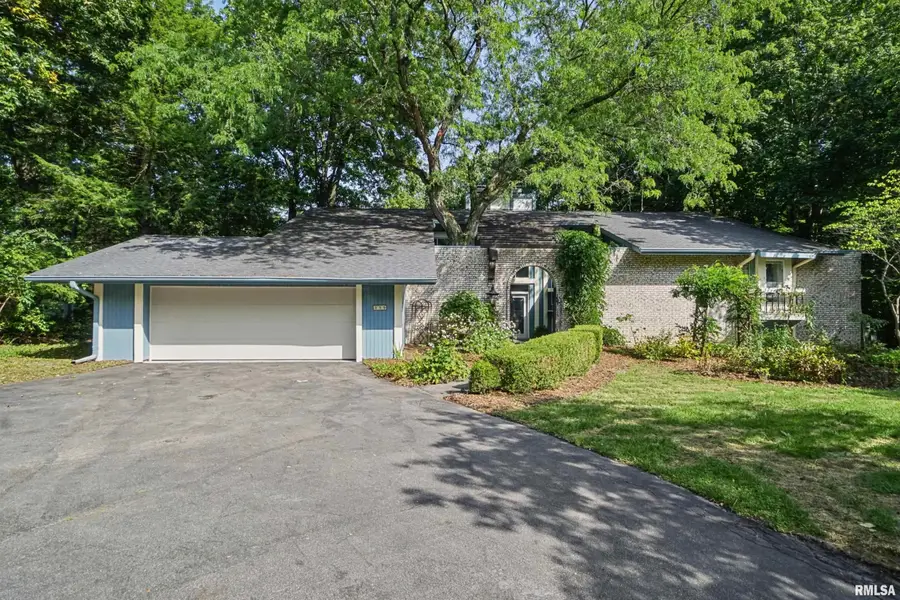 355 W Detweiller Drive, Peoria, IL 61614 - #2
