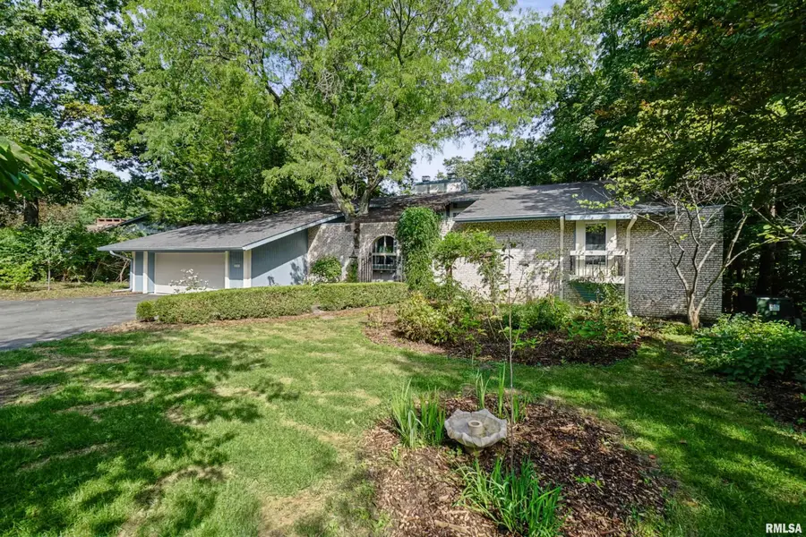 355 W Detweiller Drive, Peoria, IL 61614 - #3
