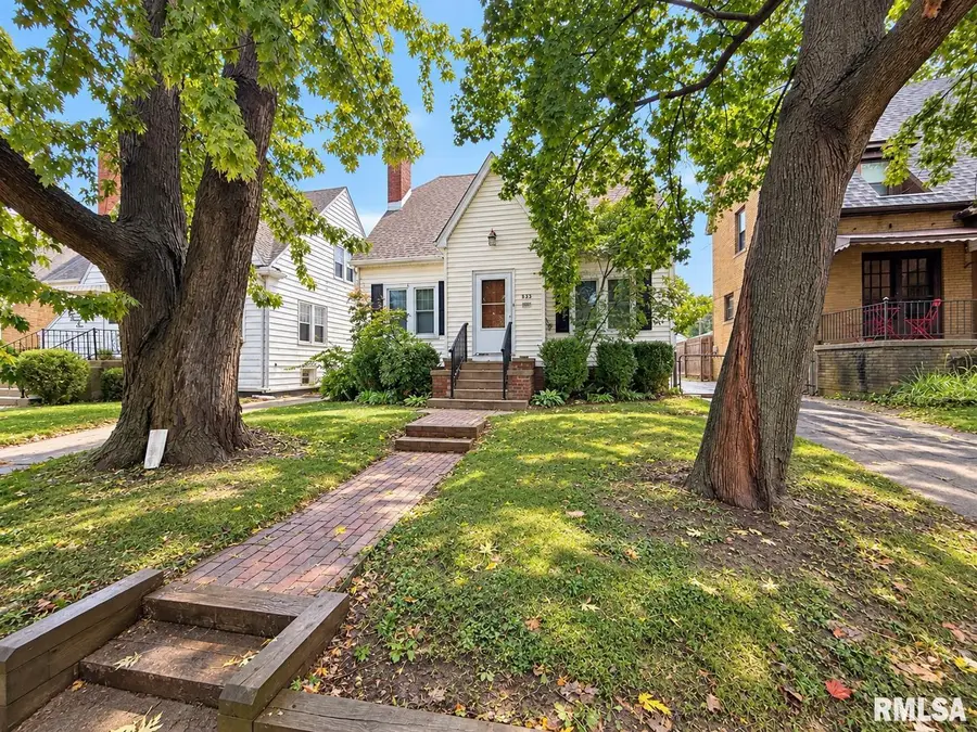 823 W Meadows Place, Peoria, IL 61604 - #2