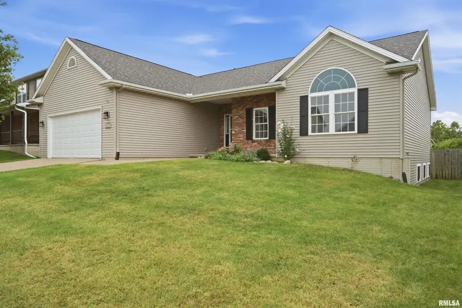 816 Agnes Street, Washington, IL 61571 - #2