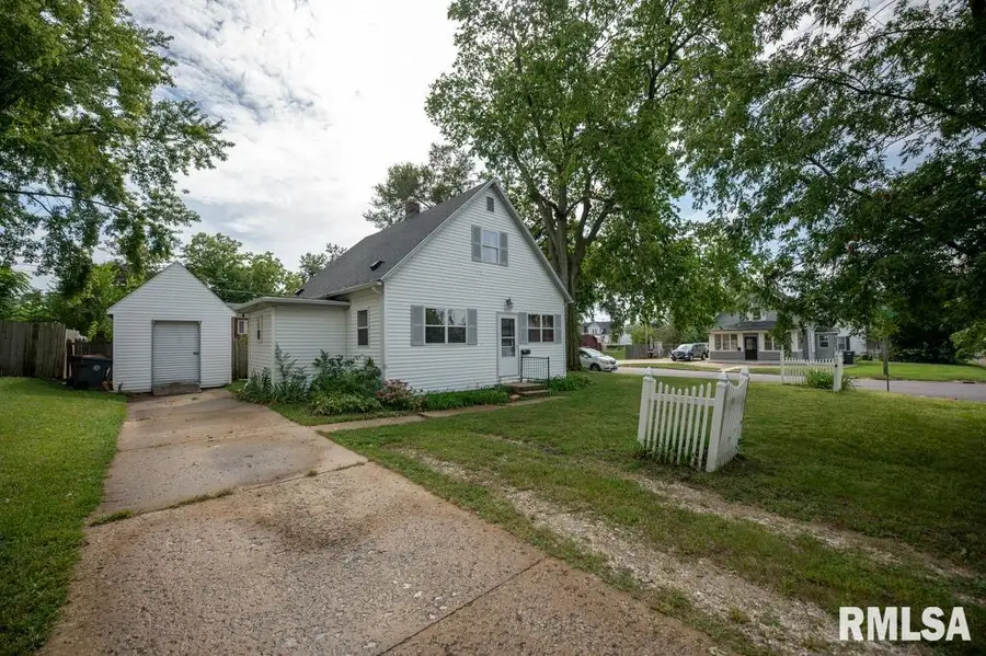 1002 Market Street, Pekin, IL 61554 - #2