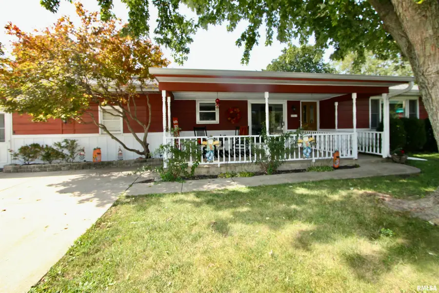 202 Sterling Street, Washington, IL 61571 - #2