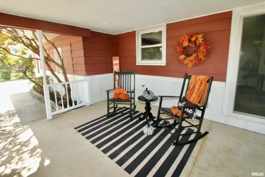 202 Sterling Street, Washington, IL 61571 - #3
