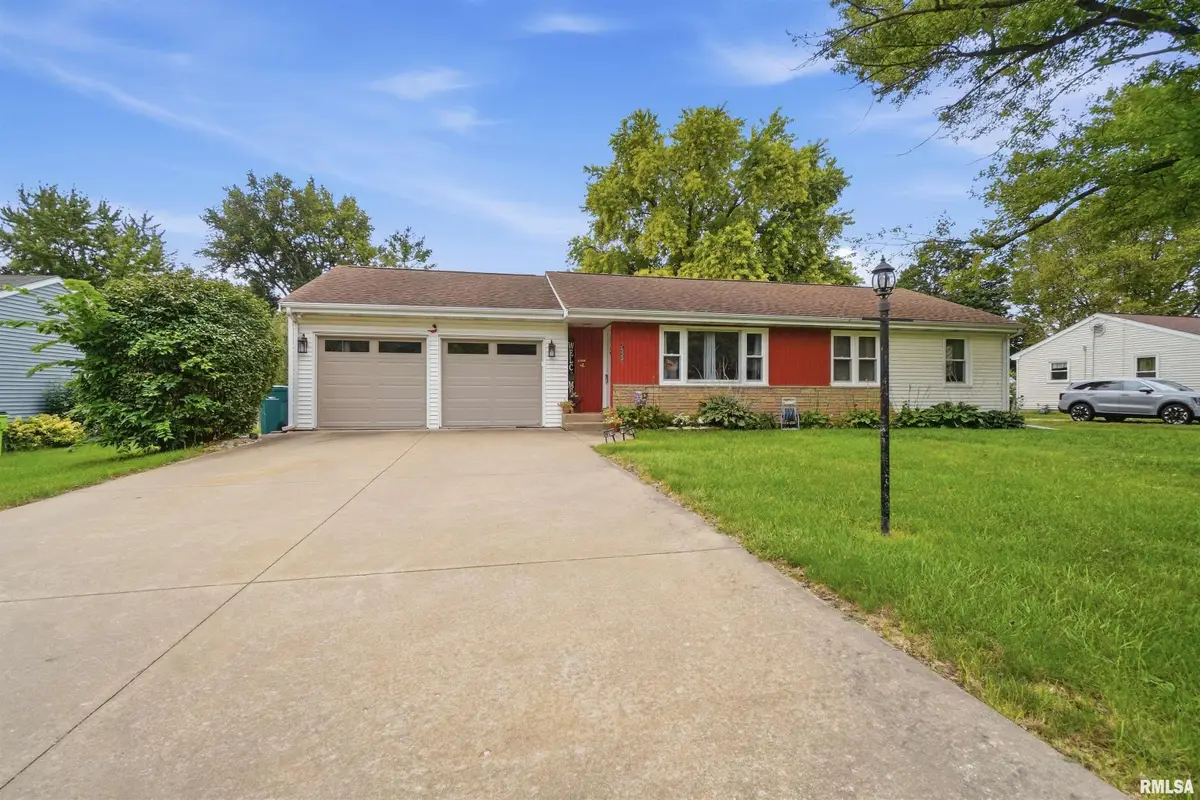 1322 E Valley Shore Drive, Peoria, IL 61615 - #1