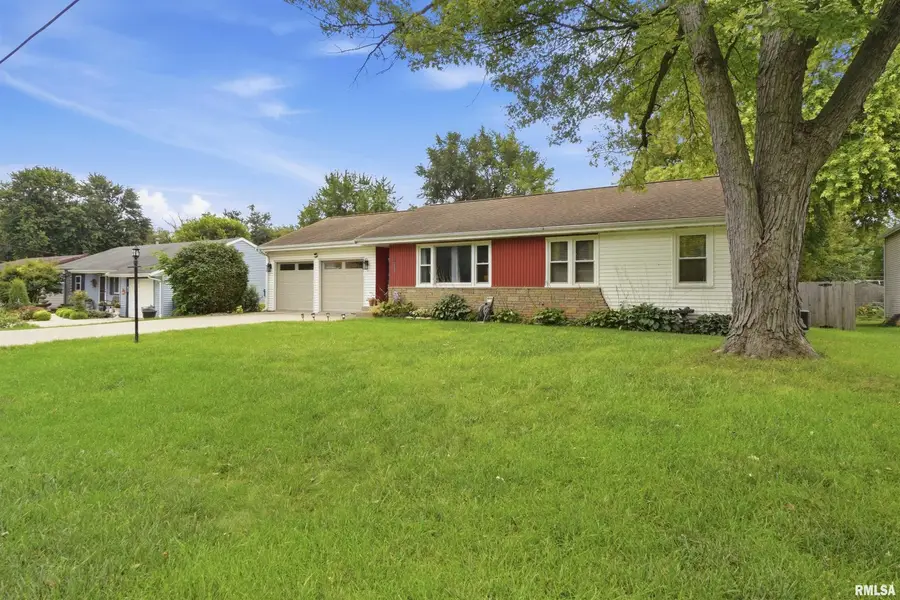 1322 E Valley Shore Drive, Peoria, IL 61615 - #3