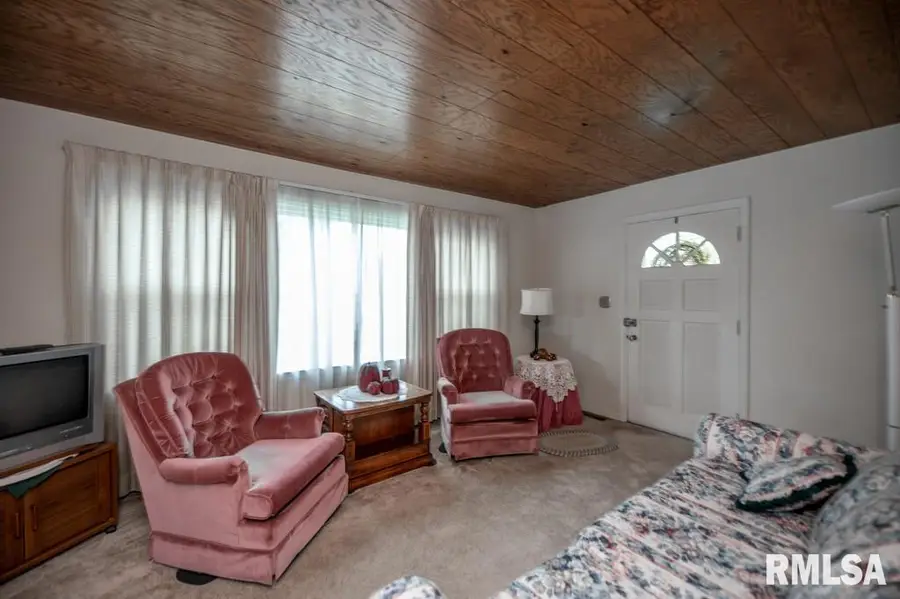 1116 E Paris Avenue, Peoria Heights, IL 61616 - #2