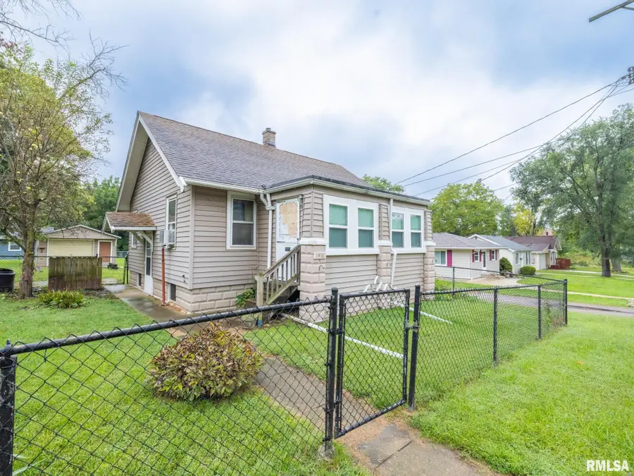 1416 E Moneta Avenue, Peoria Heights, IL 61616 - #2
