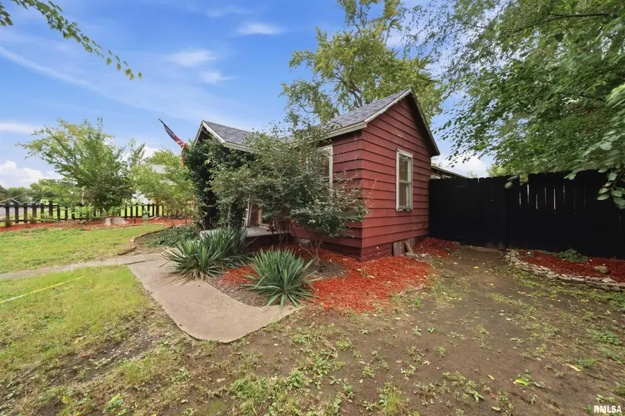1404 S 13th Street, Pekin, IL 61554 - #2