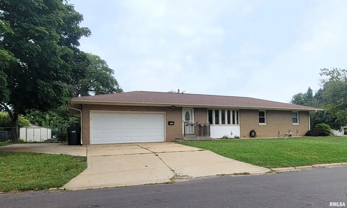 1526 Glendale Avenue, Pekin, IL 61554 - #1