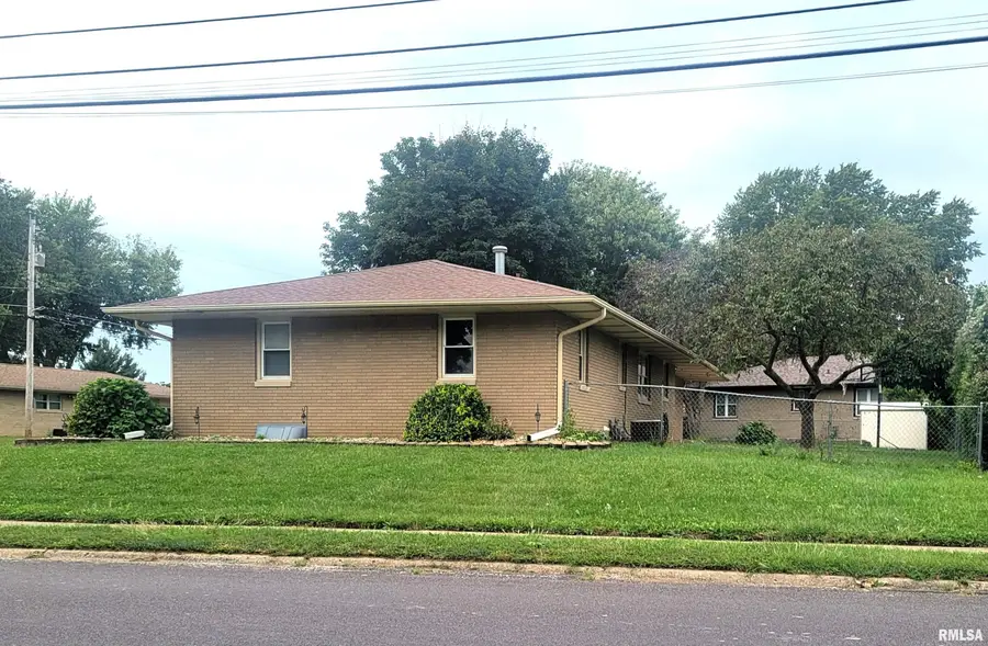 1526 Glendale Avenue, Pekin, IL 61554 - #2
