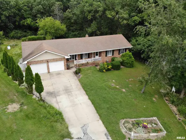 11 Woodland Lane, Macomb, IL 61455