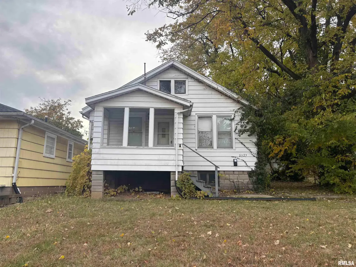 2327 N Flora Avenue, Peoria, IL 61604 - #1