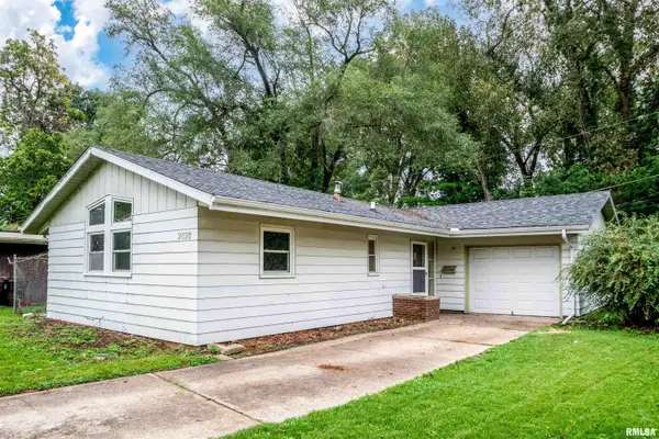 2828 N Harper Terrace, Peoria, IL 61604