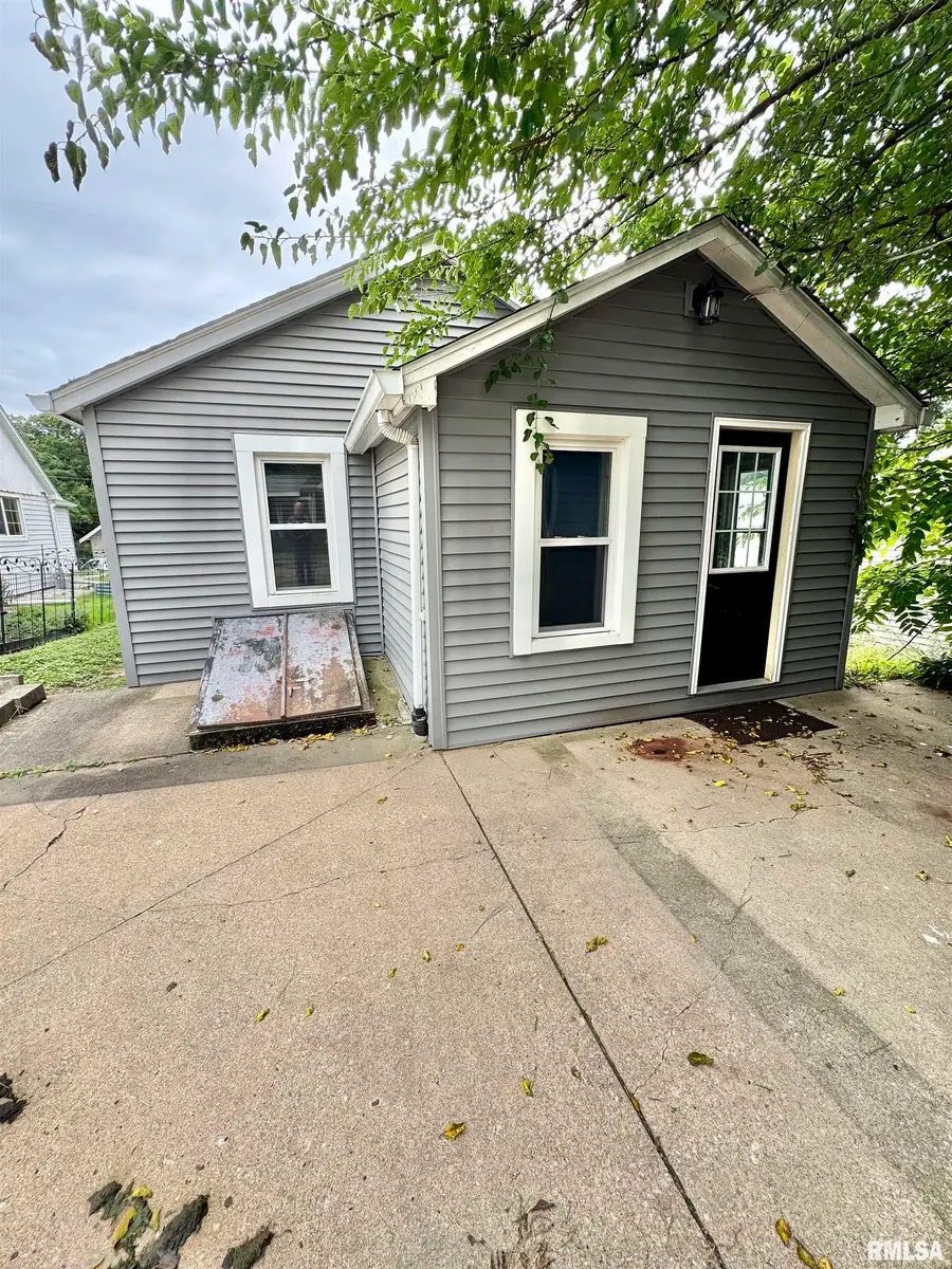 4407 N Constantine Avenue, Peoria Heights, IL 61616 - #2