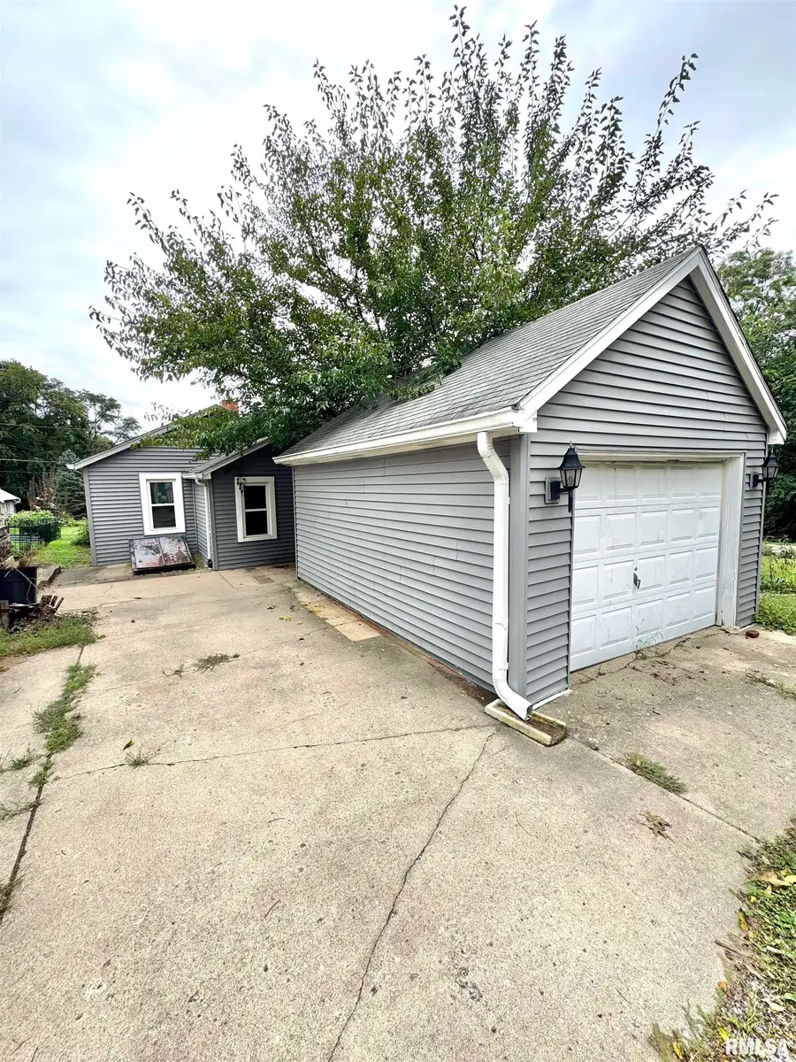 4407 N Constantine Avenue, Peoria Heights, IL 61616 - #3