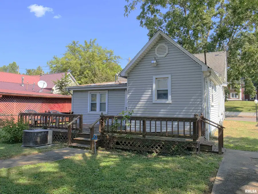 330 N Canal Street, Cave In Rock, IL 62919 - #2