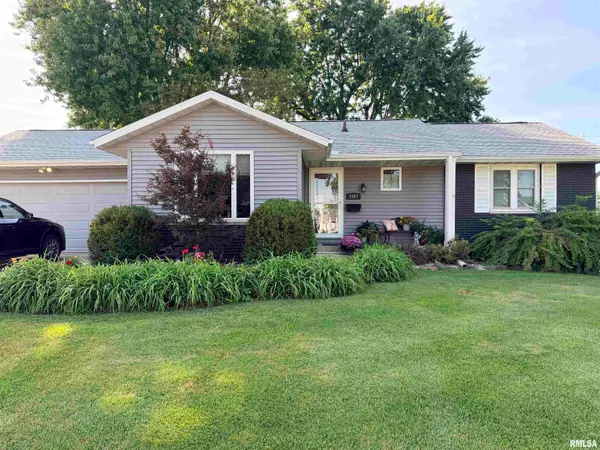 1103 Westminster Drive, Washington, IL 61571