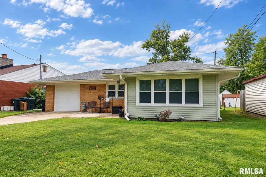 1302 Illinois Street, Pekin, IL 61554 - #3