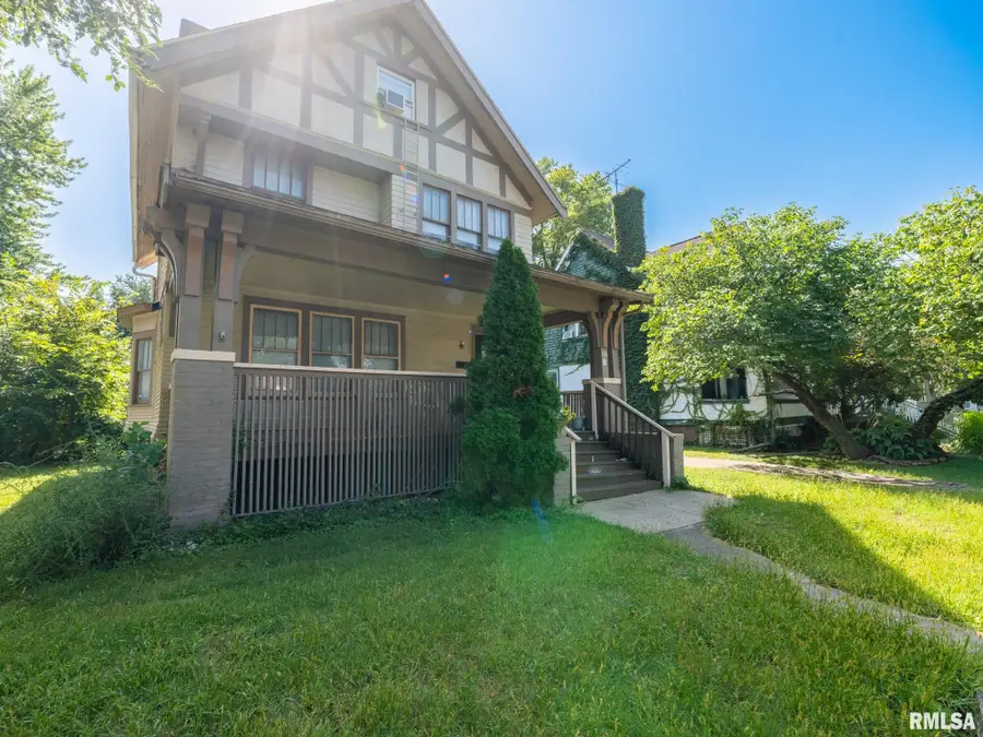 1808 W Bradley Avenue, Peoria, IL 61606 - #2