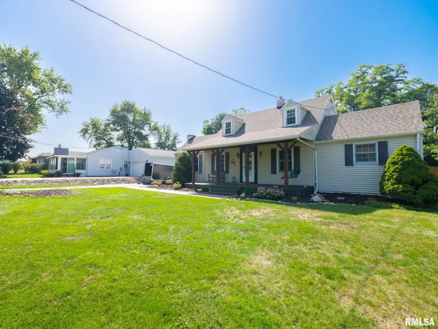 215 Jo Avenue, Germantown Hills, IL 61548 - #3
