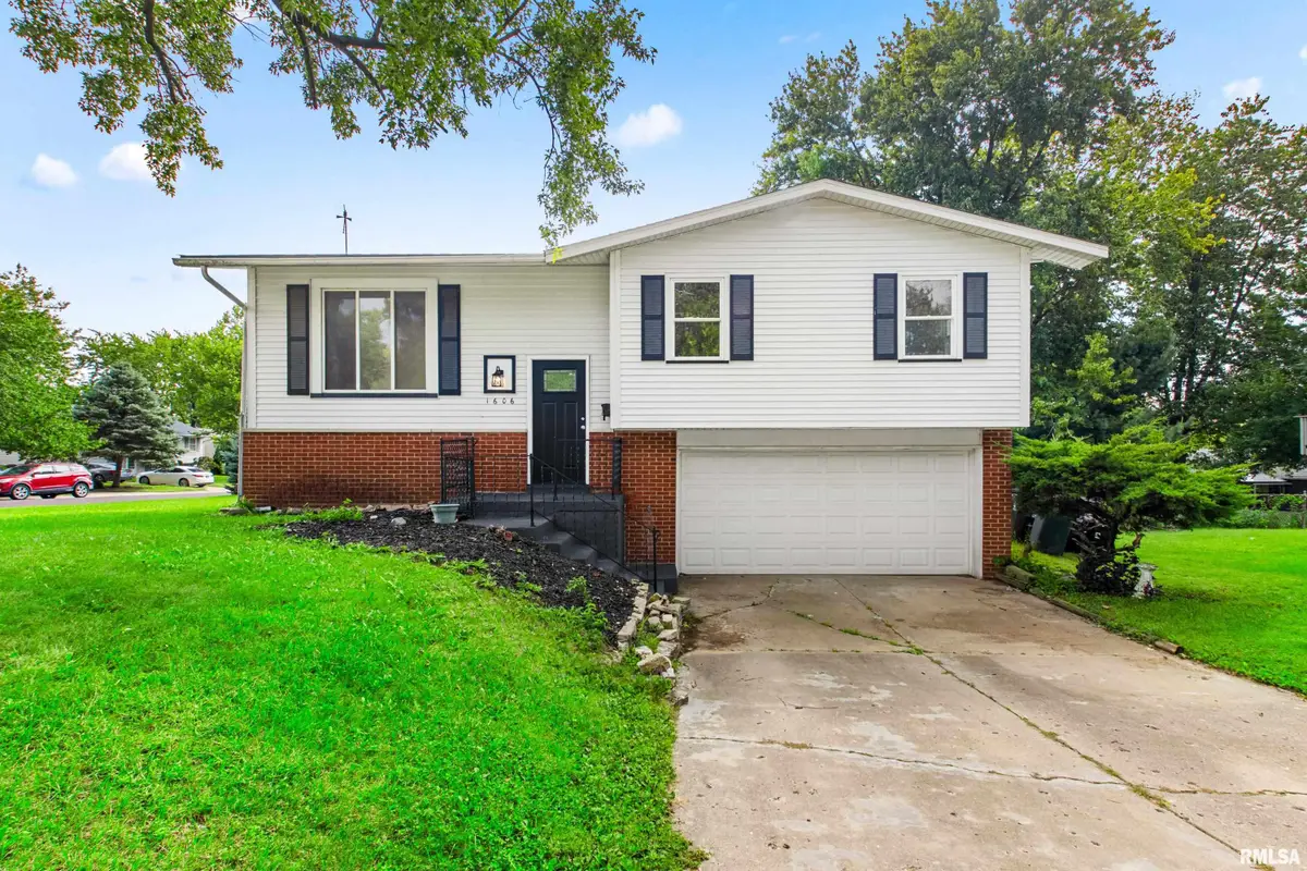 1606 W Daytona Drive, Peoria, IL 61614 - #1