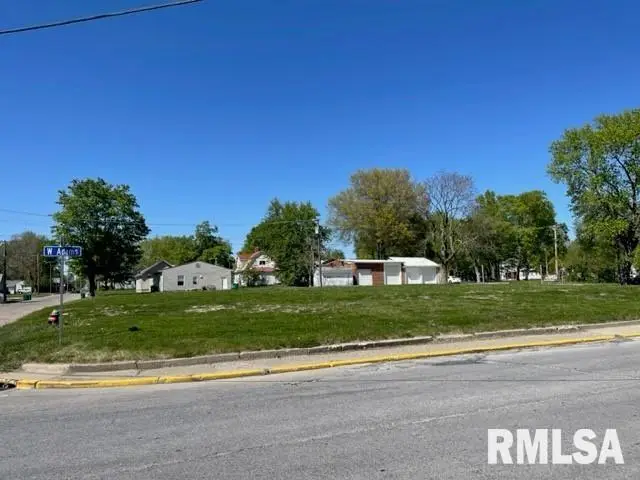 326 W Adams Street, Macomb, IL 61455-0000 - #1