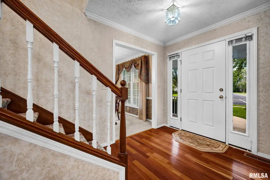 915 W Butterfield Court, Peoria, IL 61614 - #3