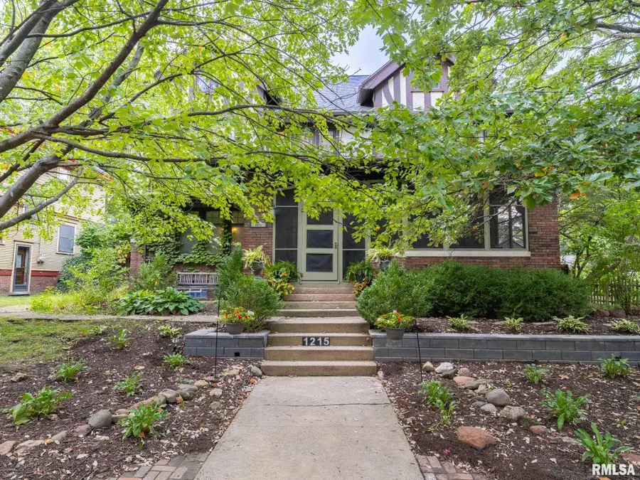 1215 N Maplewood Avenue, Peoria, IL 61606 - #2