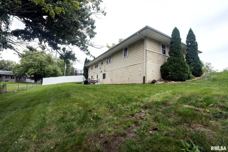 2837 W Susan Curve, Peoria, IL 61615 - #3