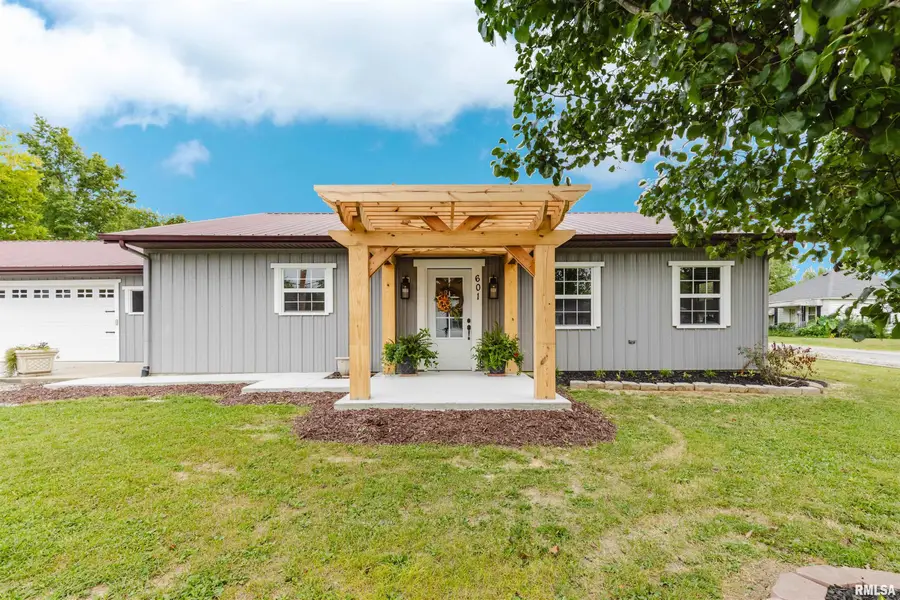 601 S Cherry Street, West Frankfort, IL 62896 - #2