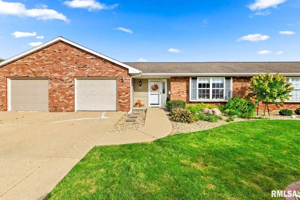 2744 Village Court, Pekin, IL 61554 - #1