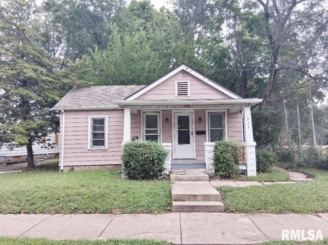 824 N Garfield Avenue, Peoria, IL 61606 - #1