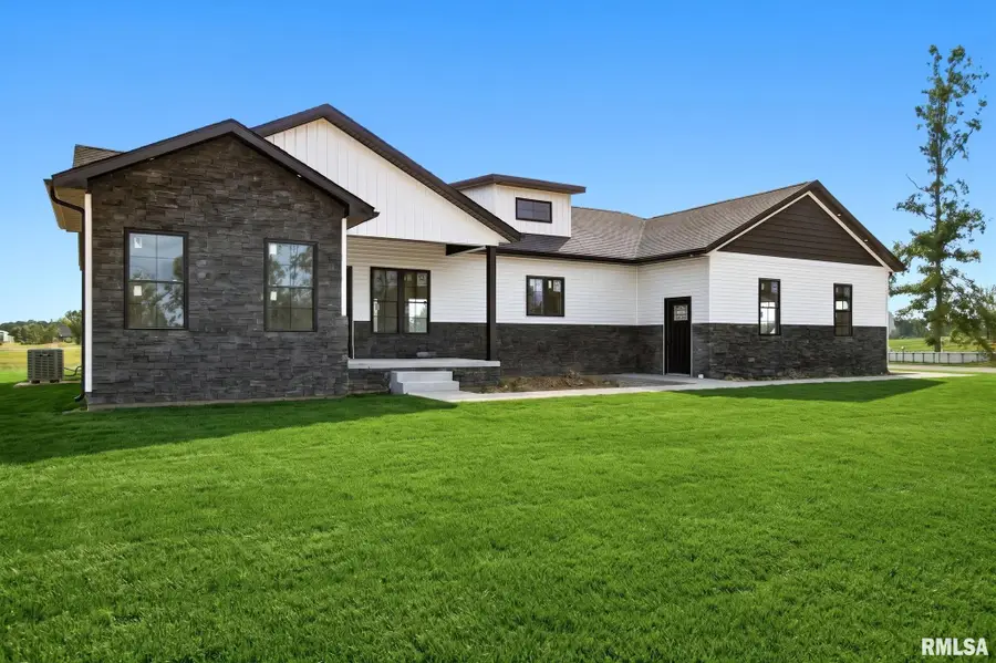 12901 Leslie Court, Marion, IL 62959 - #2