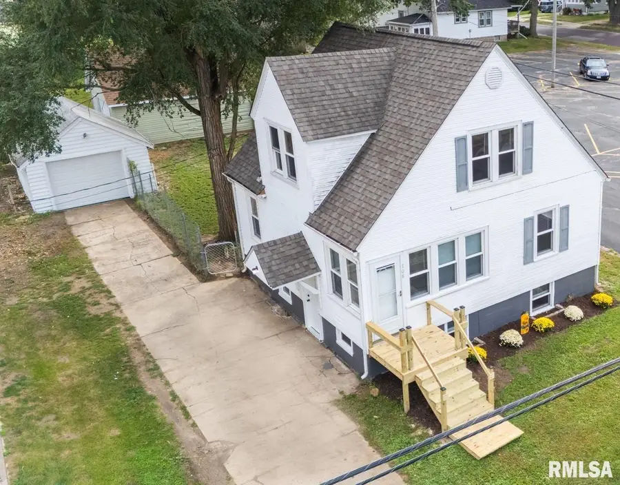 708 Derby Street, Pekin, IL 61554 - #3