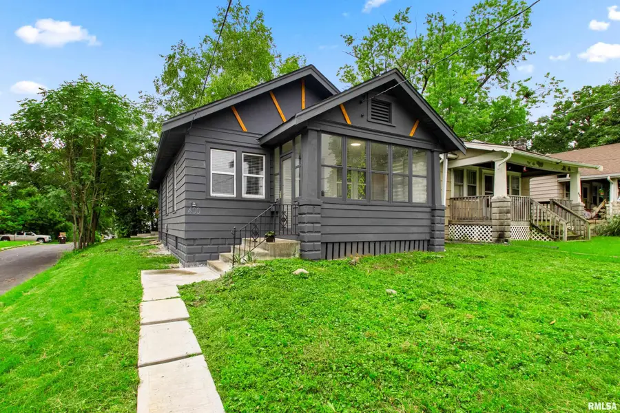 400 W Corrington Avenue, Peoria, IL 61604 - #2