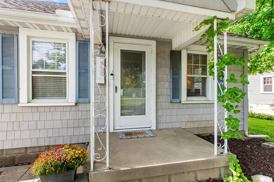 208 Claremont Avenue, East Peoria, IL 61611 - #3