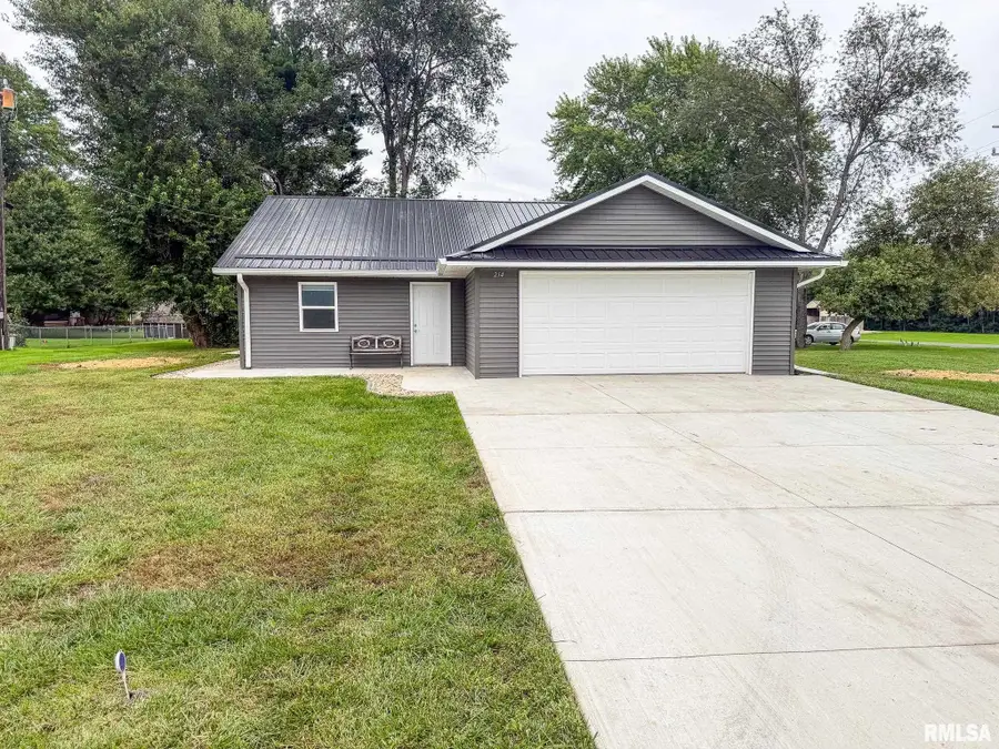 214 S Grant Street, Toluca, IL 61369 - #2