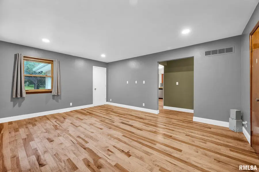 410 Lang Avenue, Bartonville, IL 61607 - #2