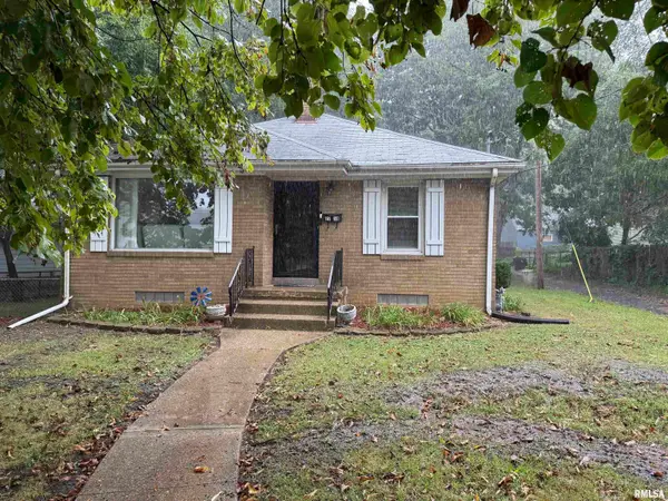 2710 N Wisconsin Avenue, Peoria, IL 61603