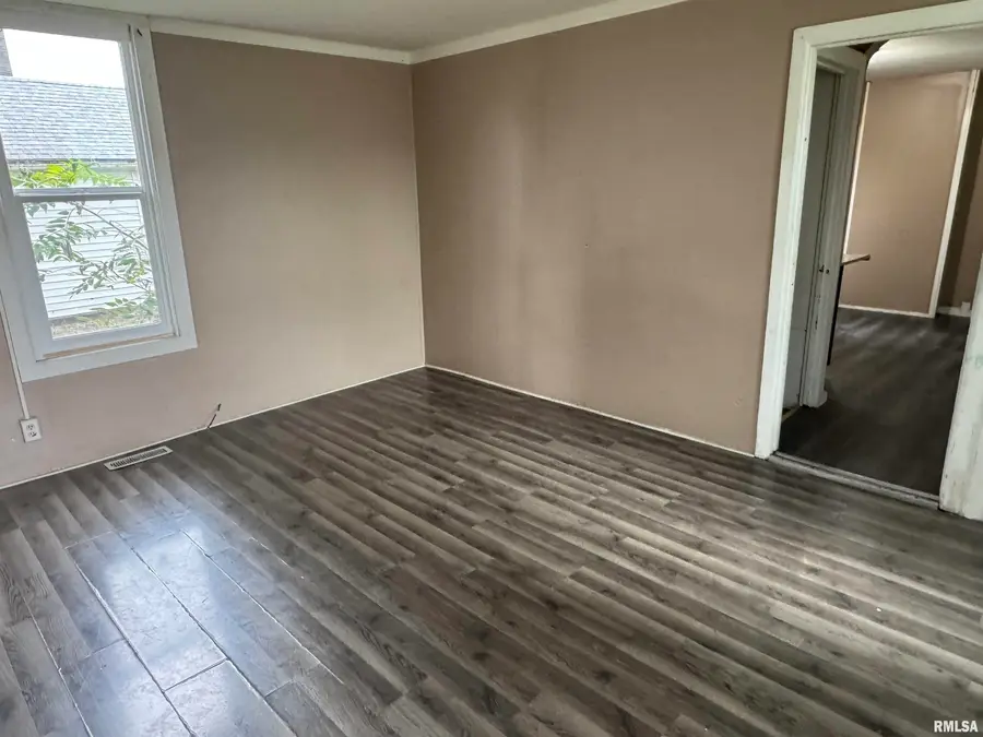1009 W Smith Street, Peoria, IL 61605 - #2