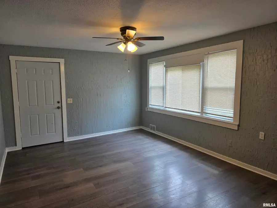 1419 S Westmoreland Avenue, Peoria, IL 61605 - #2
