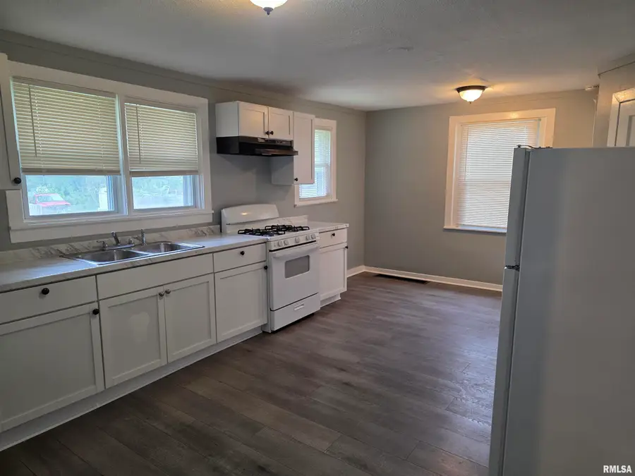 1419 S Westmoreland Avenue, Peoria, IL 61605 - #3