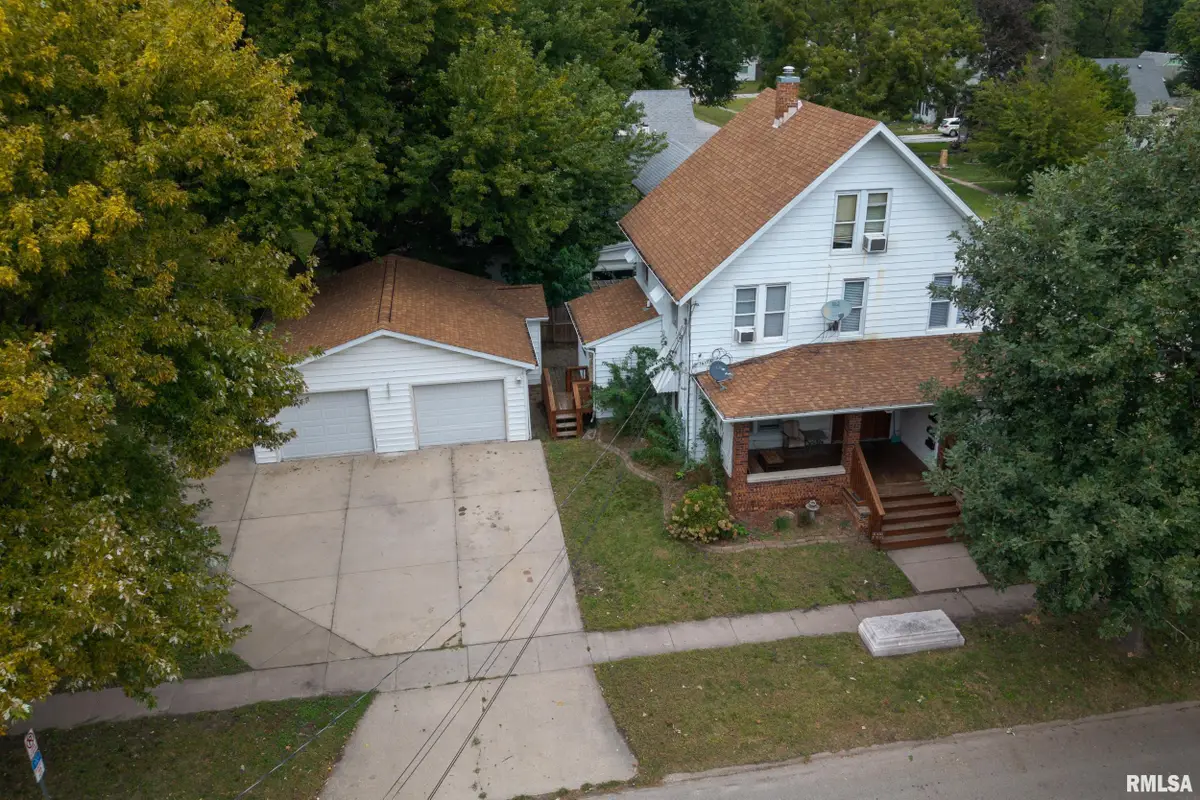 230 E Pierce Street, Macomb, IL 61455 - #1